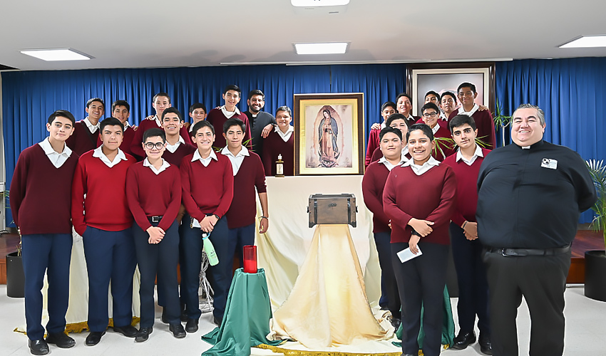 Alumnos del Centro Vocacional de México refuerzan su fe y devoción a la Virgen María