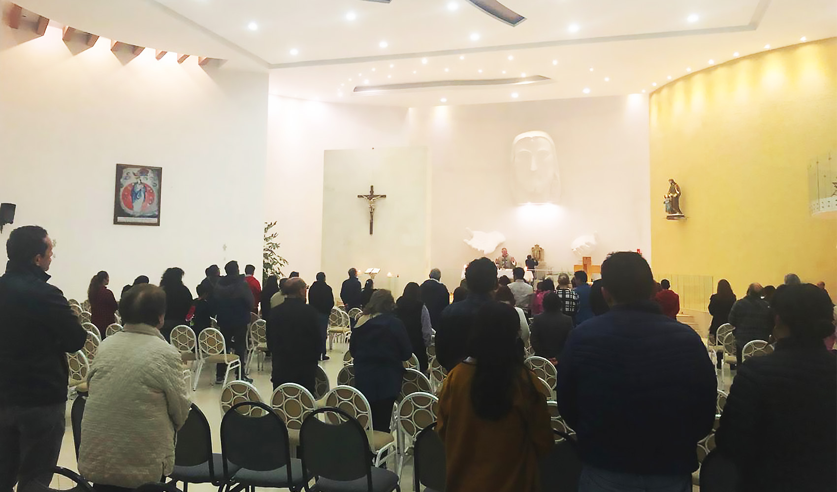 Que Cristo no se eleve solo en la cruz