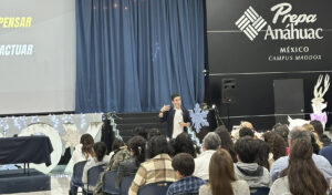 Rorro Echávez inspira con la conferencia “Impulsa tu vida”